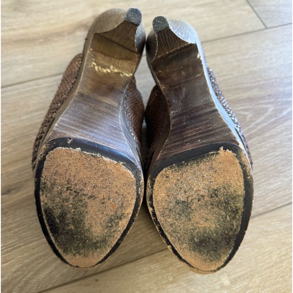 Elizabeth & James wood platforms - Picture 6 of 10